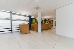 Balie waar bezoekers zich kunnen melden in het provinciehuis aan de Sint Jansstraat 4