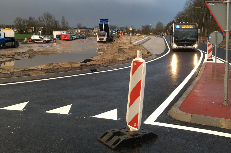 Nieuwe rotonde tussen Groningen en Leek