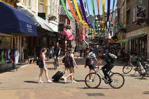 Winkelende mensen stad Groningen