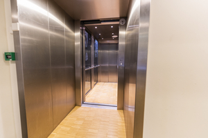 Lift in provinciehuis aan Martinikerkhof 12