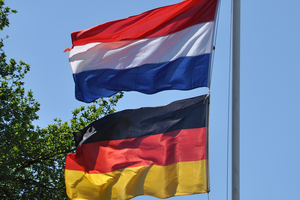 Nederlandse en Duitse vlag