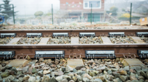 Spoorstaven met raildempers